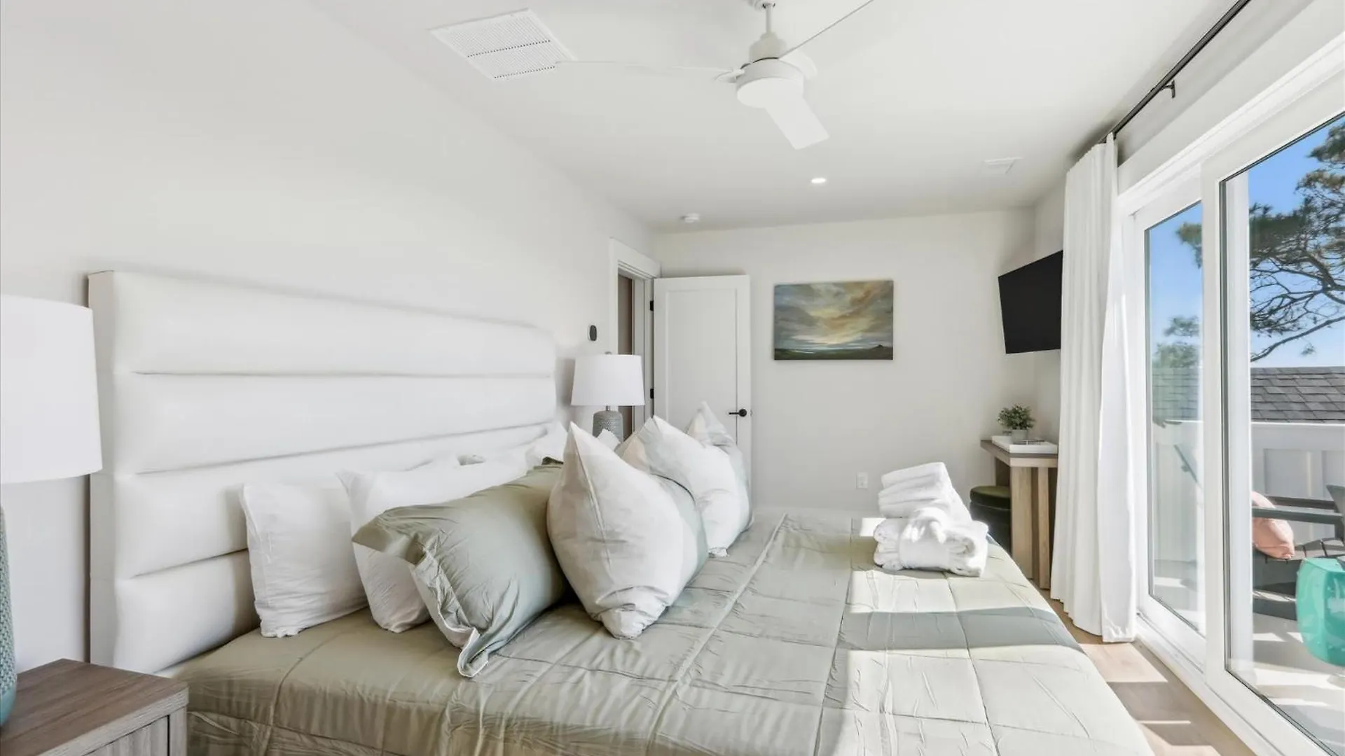 Luxurious 7-Bedroom Retreat At Burkes Beach, Hilton Head Island 0*,