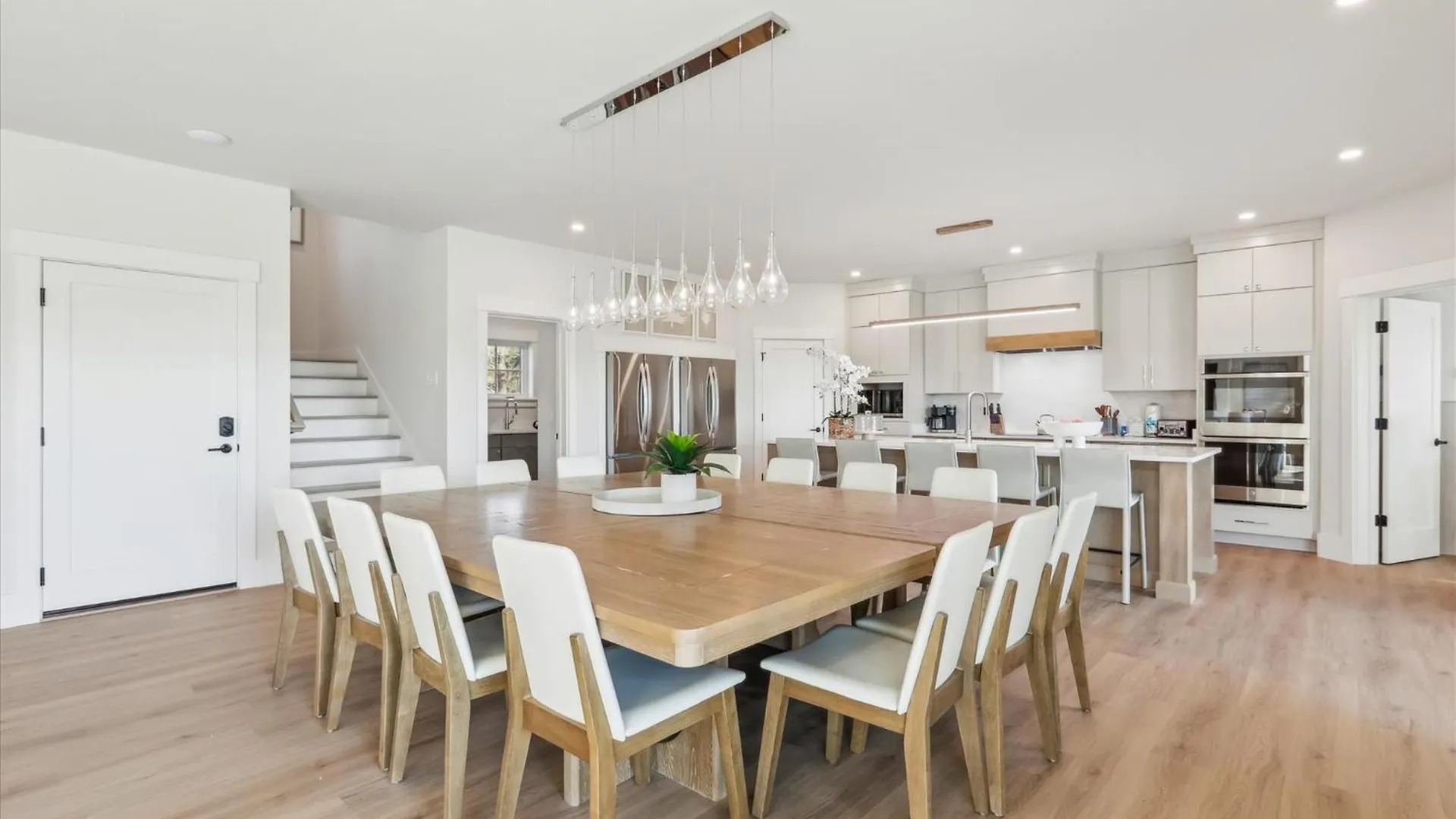 Luxurious 7-Bedroom Retreat At Burkes Beach, Hilton Head Island Holiday home
